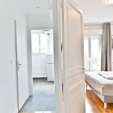 Proche De Paris - Montreuil (Seine-Saint-Denis)